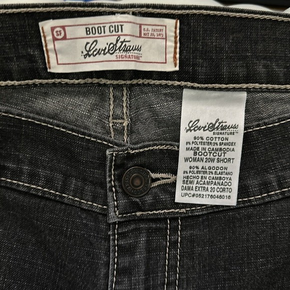 Women's Bootcut Signature Levi Strauss
20W Short - Picture 3 of 3
